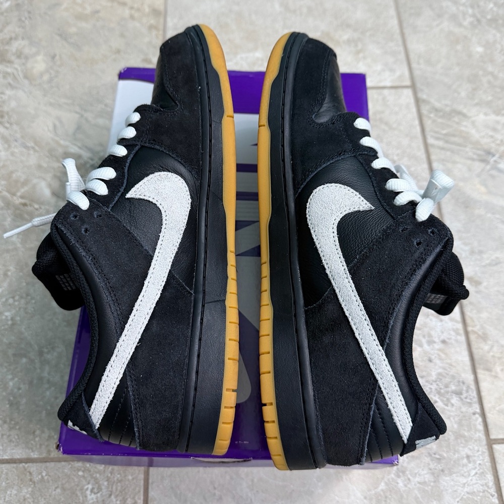 Nike SB Dunk Low Pro in Black and White with Gum Sole - Picture 7 of 10